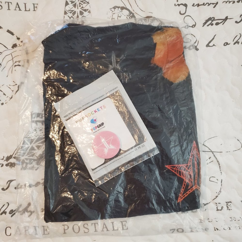Jeffree Star Exclusive Mystery Box Shirt/PopSocket